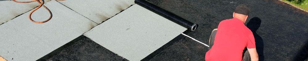 Nieuw bitumen leggen op bijgebouw Nieuw bitumen leggen op bijgebouw in Gorinchem
